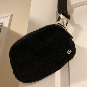 Lululemon teddy everywhere belt bag
